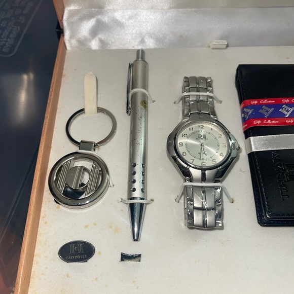 NEW Calvin Hill Boxed Gift Set Watch, Wallet, Pen & Key chain - Picture 4 of 5